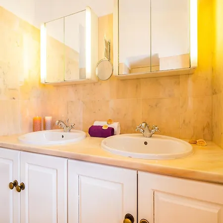 Villa Villa In Portimao Near Alvor Beach